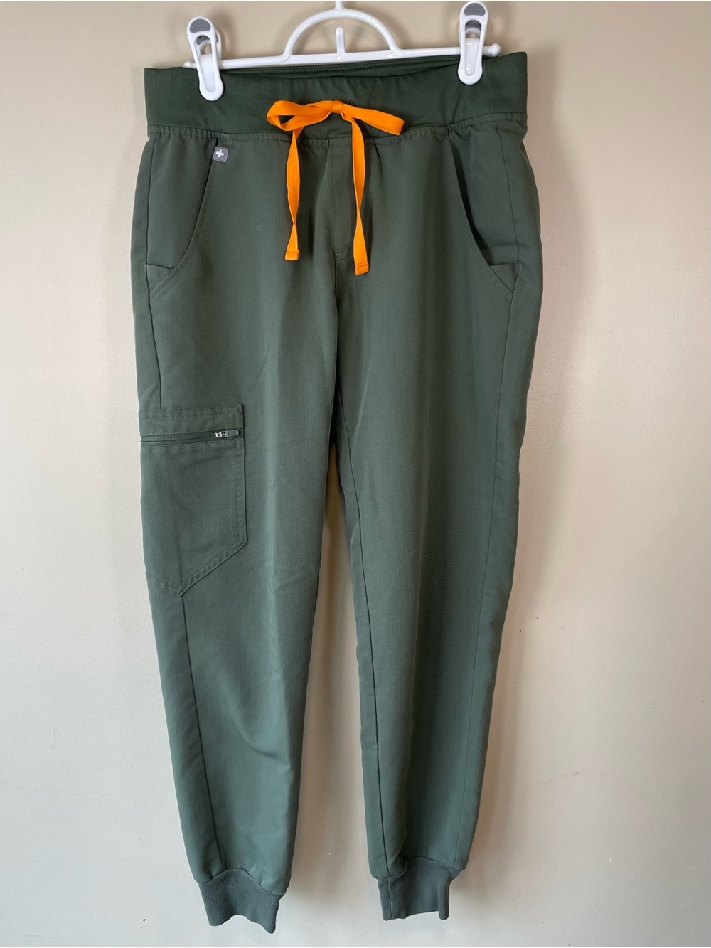 FIGS Moss Green Zamora Jogger Scrub Pants with Orange Drawstring - XS petite